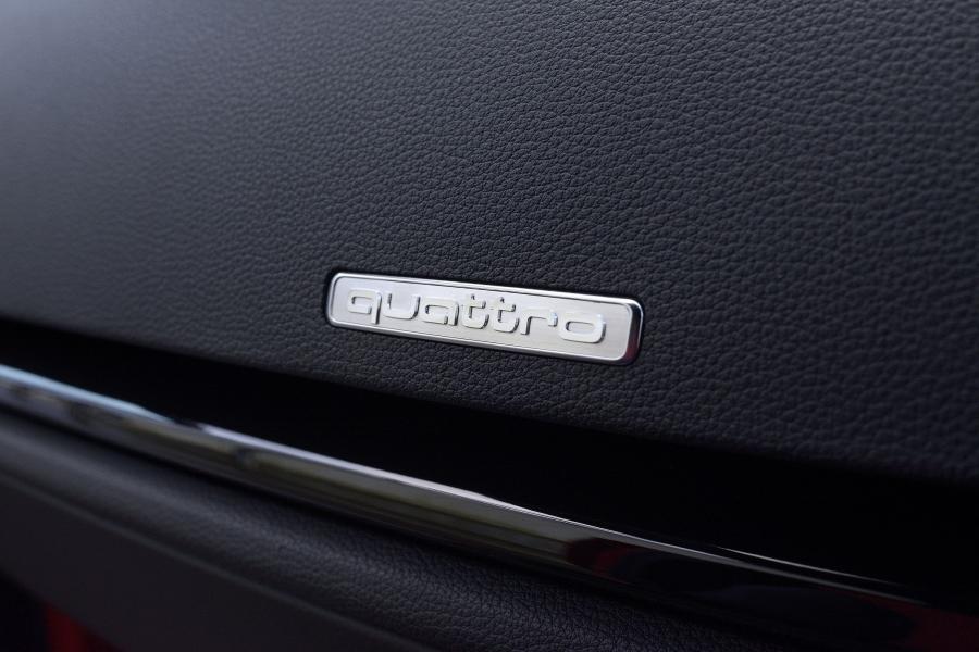 Детали интерьера Audi S3 Sedan (8V) 2013 года  (UK) (фото 44 из 53)